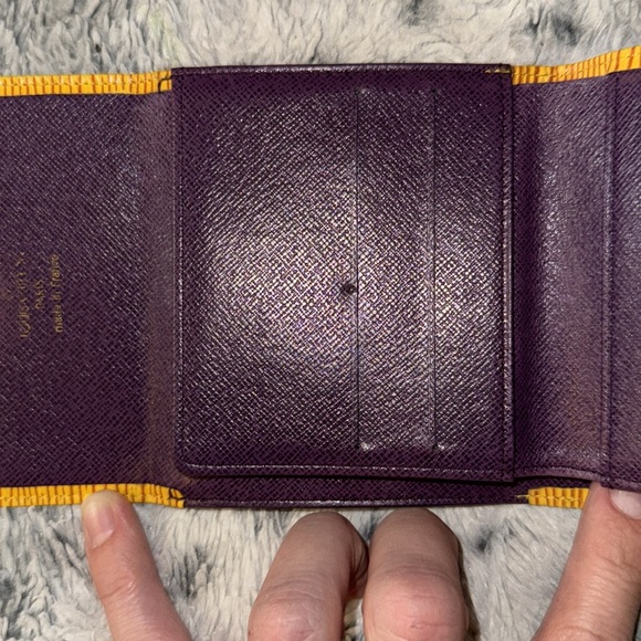 Men’s or Women’s Louis Vuitton Yellow with Royal Purple Laker colors inside.9/10 - Picture 8 of 16